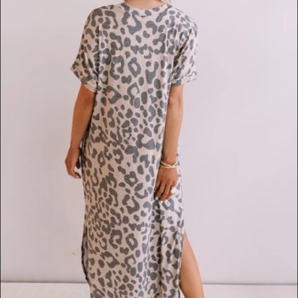 NWOT 👗 ⭐️ Leopard Maxi Dress - Picture 2 of 11
